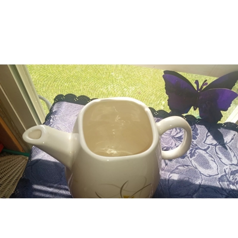 Elegant Cream Teapot with Floral Design Tea Pot W/O Lid By Edwin Knowles - Picture 2 of 3
